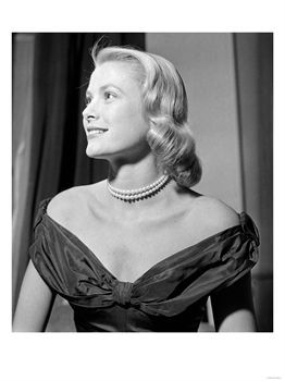 WA3708549_Grace_Kelly_During_Interview_with_Daily_Mirror_Reporter_Donald_Zec_at_the_1955_Cannes_Film_Festival_Affiches