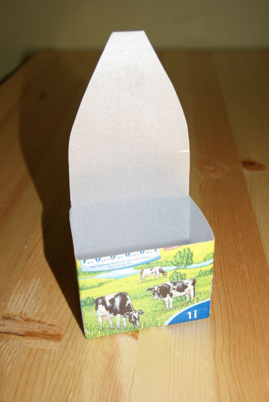 Boites cadeaux brique de lait blanches