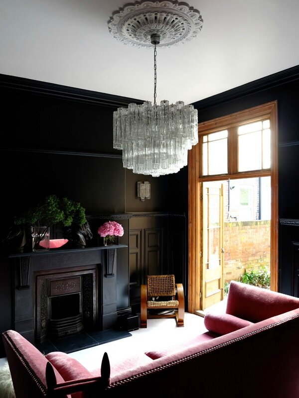 www_47parkavenue_co_uk_jpg farrow&ball off black painted walls 7