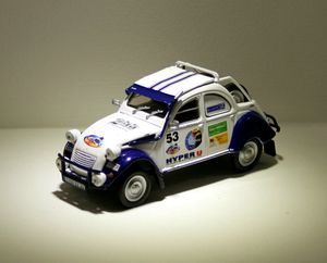 Citroen 2 CV raid de chez Eligor au 1
