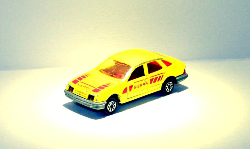 Ford sierra (ref 272) Majorette 01