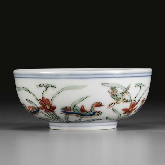 A fine and rare small 'wucai' bowl, Wanli mark and period (1573-1620)