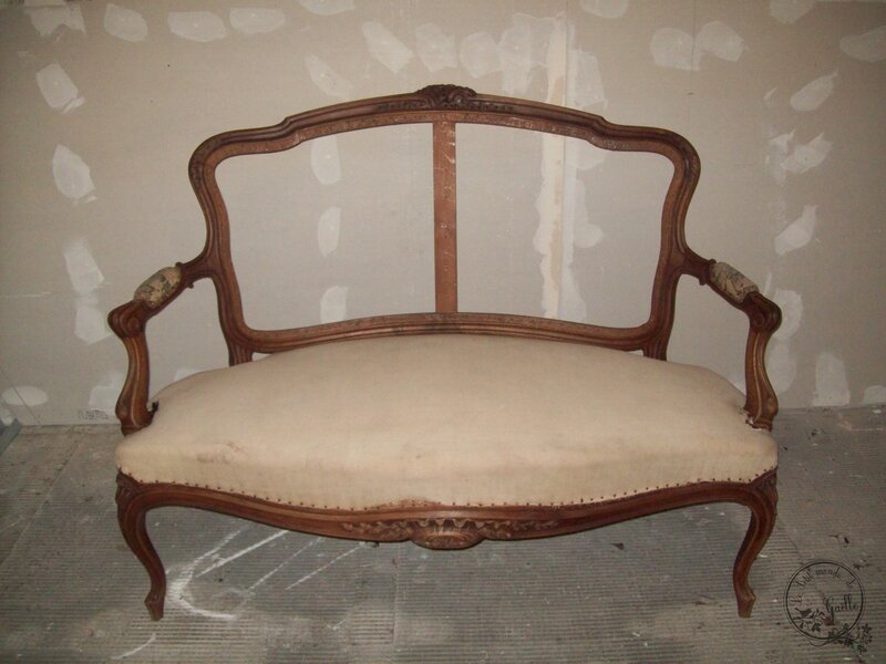 Relooking d'une vieille banquette louis xv... le petit monde de ... Décor Ancienne Banquette
