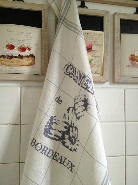 canelés de Bordeaux
