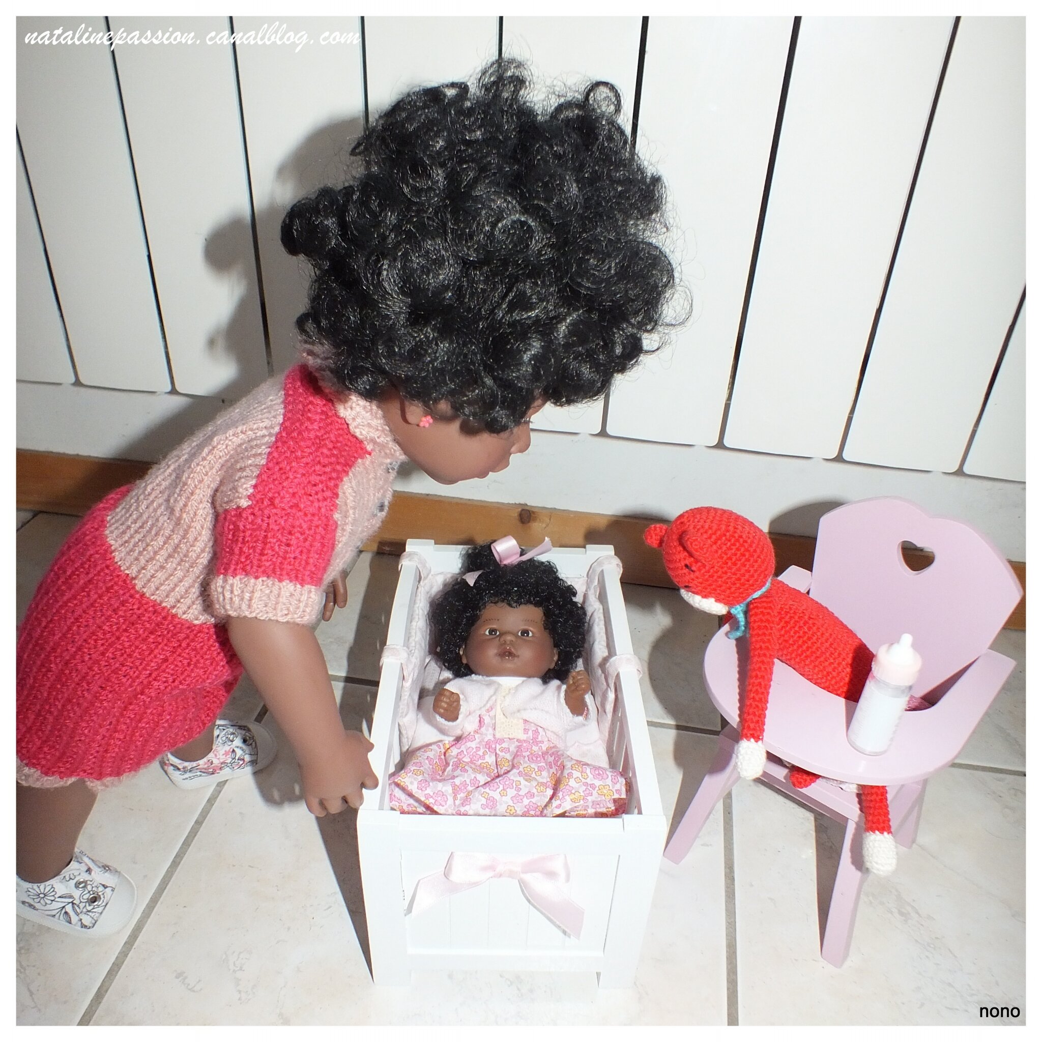 elle montre sa petite culotte