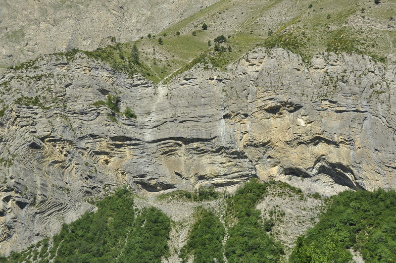 _DSC0623_Plis_dans_la_roche_2