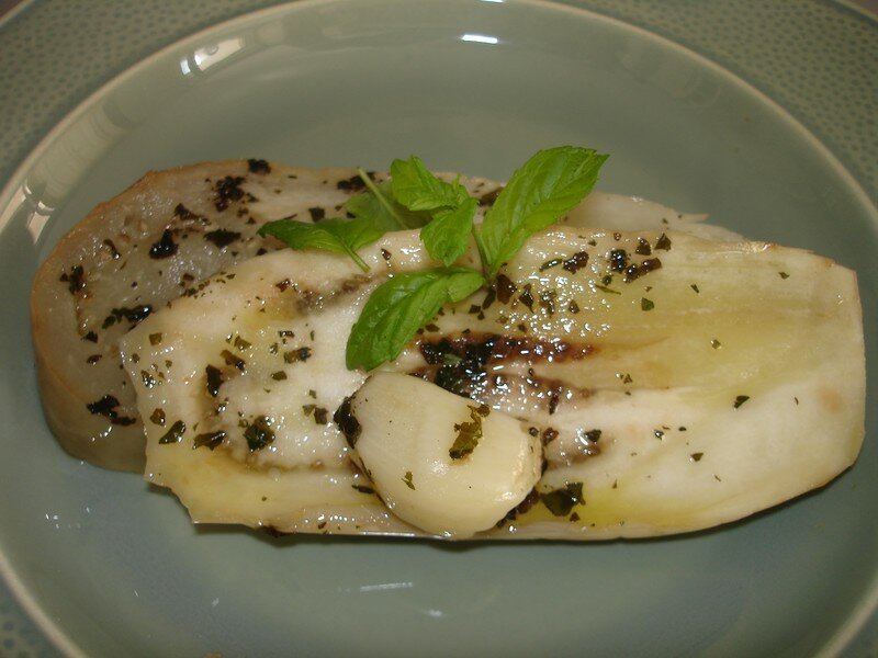 Aubergines blanches à la menthe et au cumin