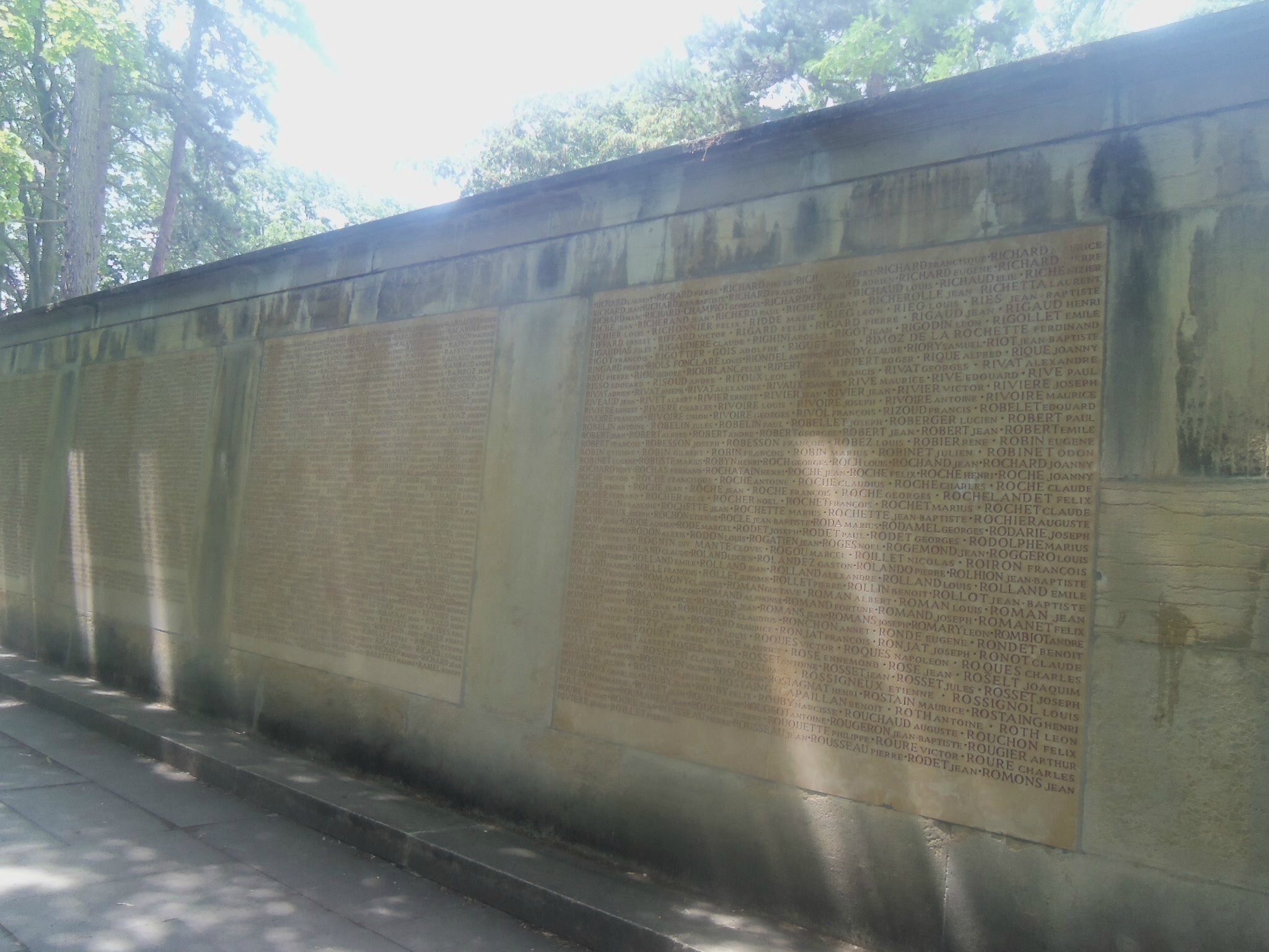 PATRIMOINE INSOLITE LES MONUMENTS AUX MORTS voyage au pays des raretés PATRIMOINE INSOLITE LES MONUMENTS AUX MORTS voyage au pays des raretés