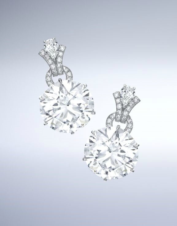 Fine Pair of Diamond Pendent Earrings
