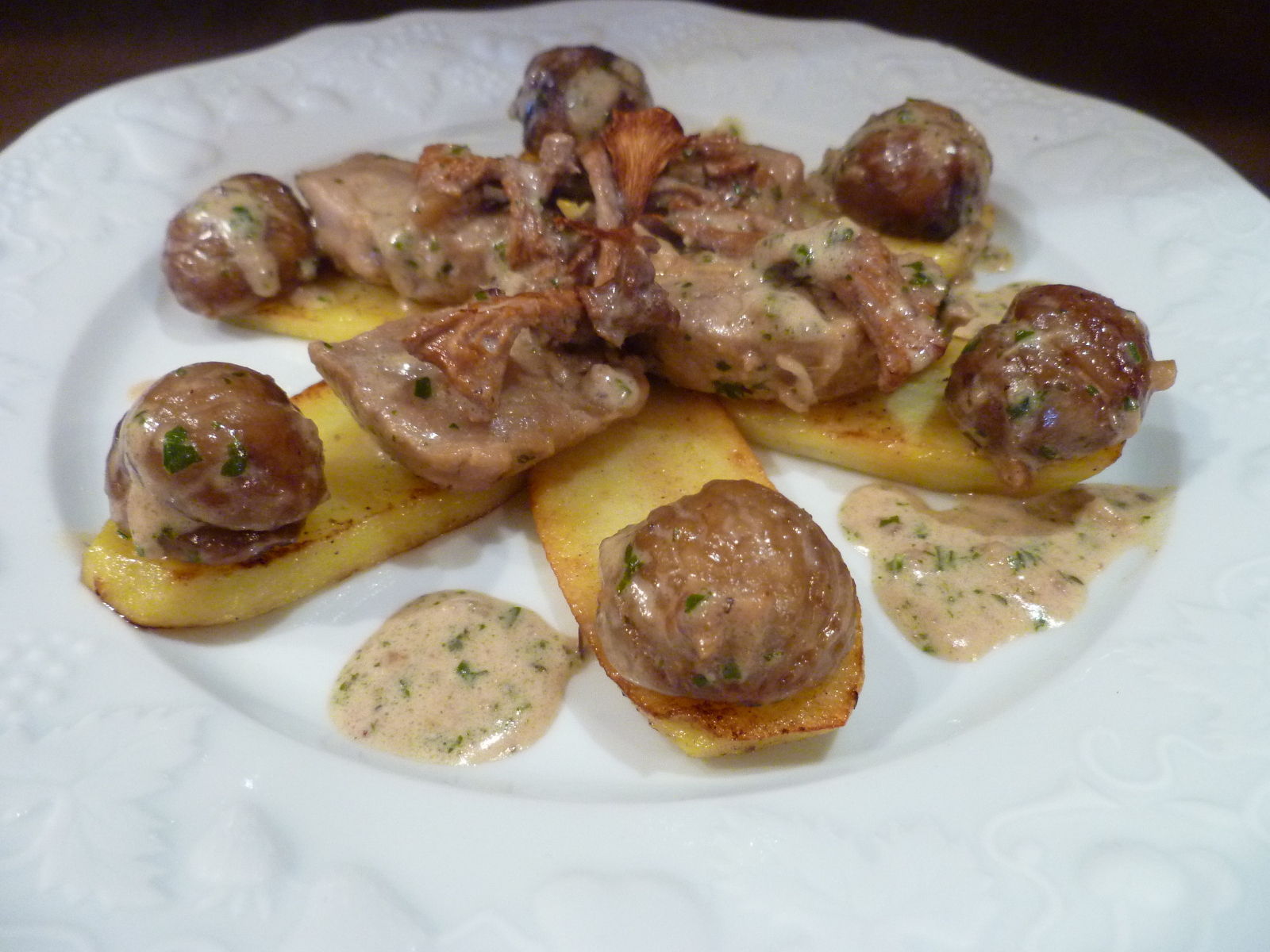 Filet mignon de porc aux chanterelles (girolles) et aux chataignes L