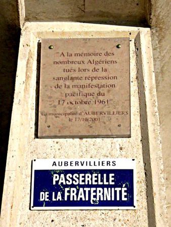 450px-Aubervilliers_passerelle_de_la_fraternité_&_plaque