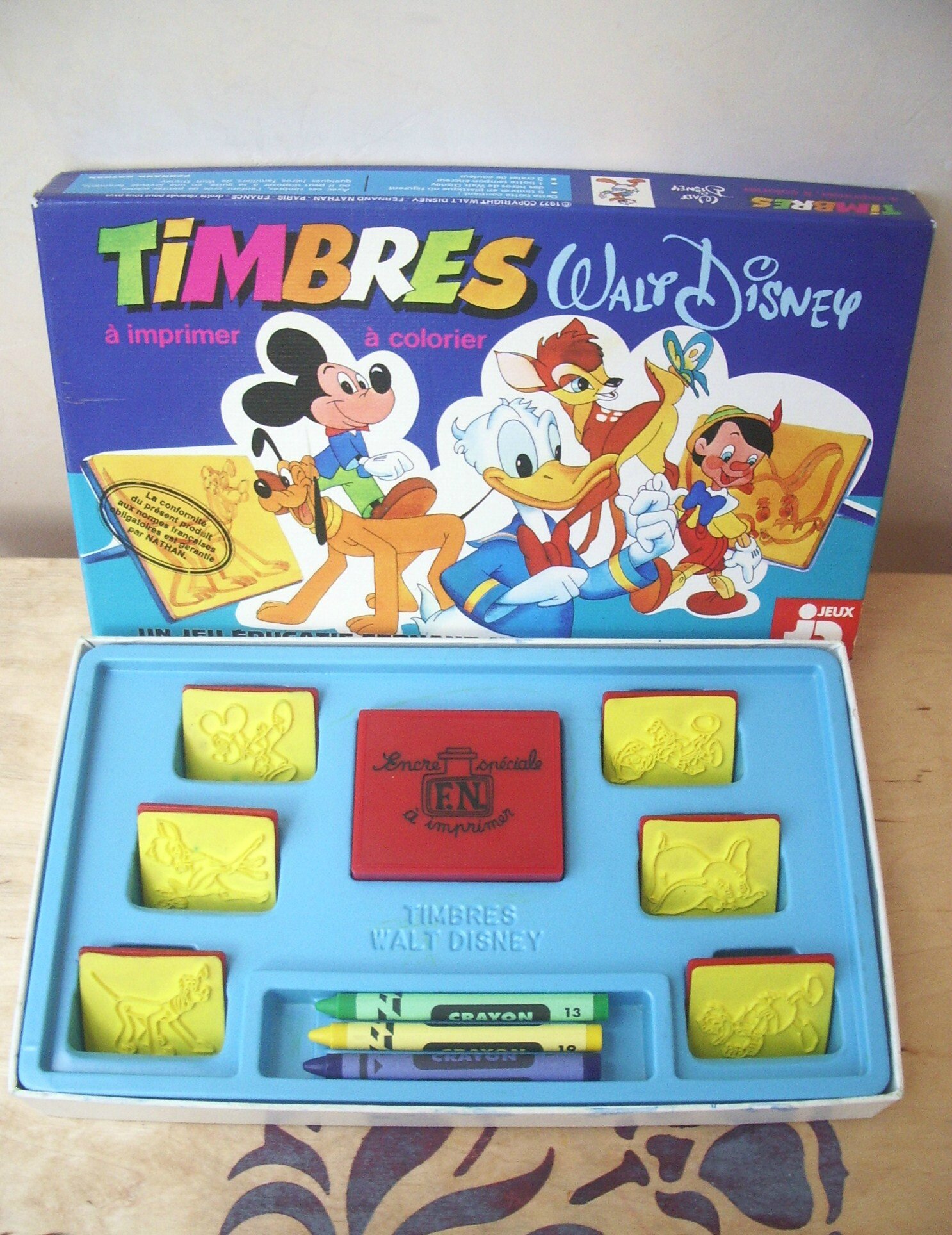 Boite de tampons Fernand Nathan "personnages de Walt Disney" 1977