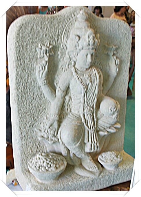 STATUE JOLIE