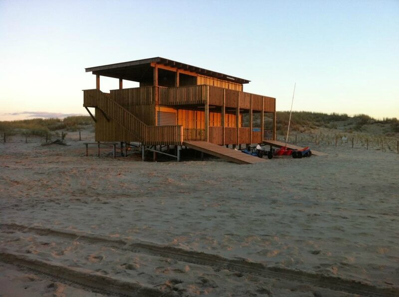 Photo-cabane-de-la-plage-de-Salie-nord