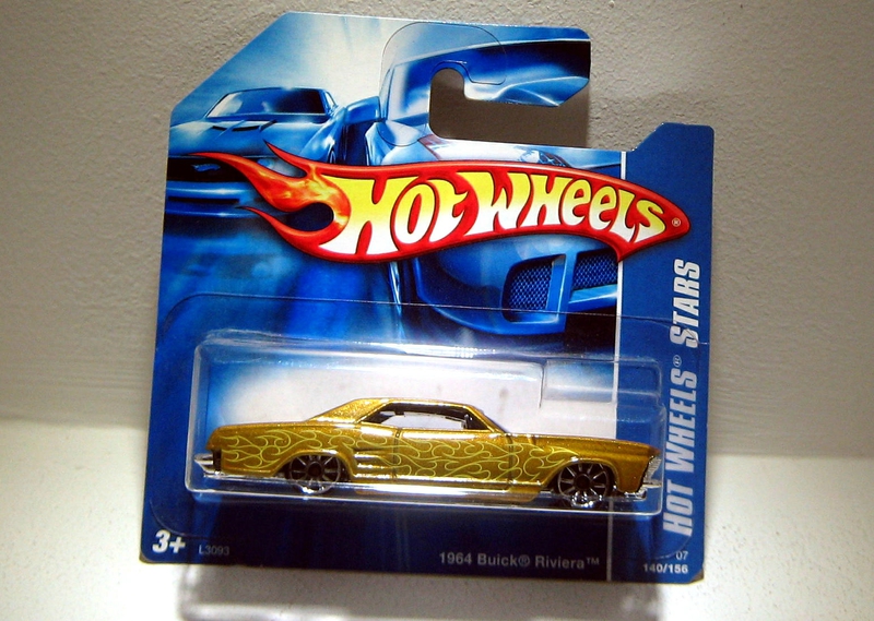 Buick riviera de 1964 (Hotwheels 2007)