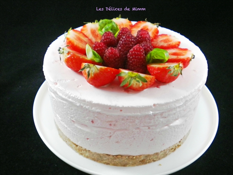Gâteau nuage glacé aux fraises 4