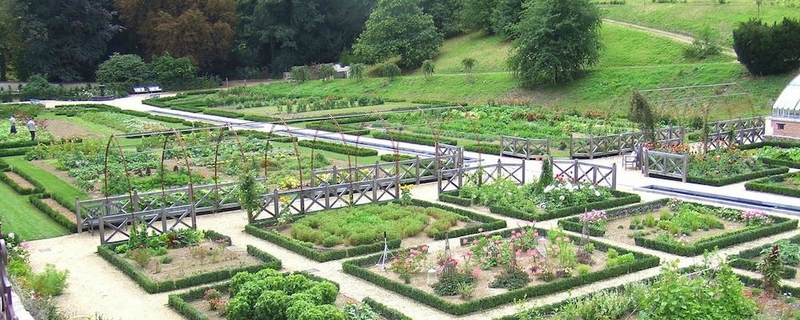 gite-vendee-potager-chateau-colbert11-1000x400