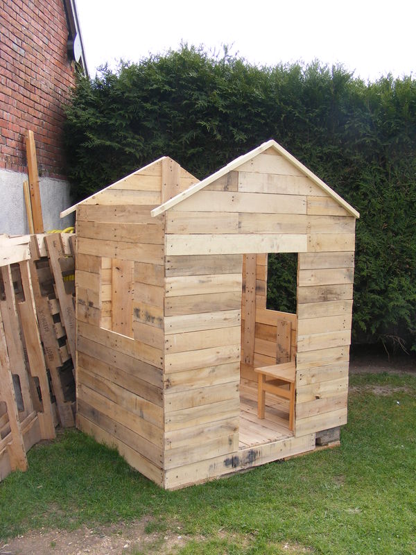 Maisonnette en bois fait maison