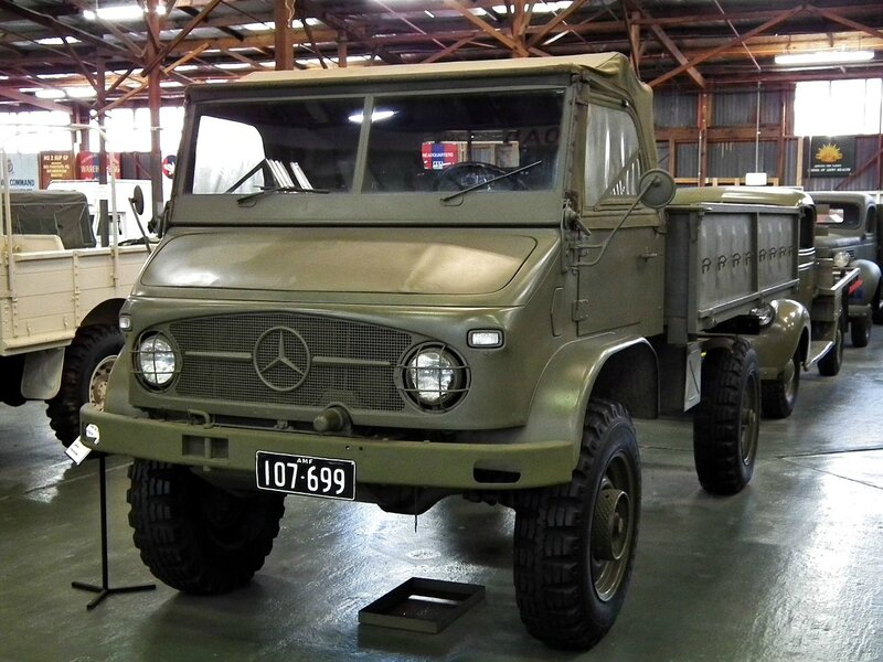 Mercedes-Benz_Unimog_type_404_truck_(5637372574)