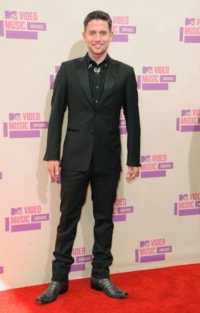 Jackson+Rathbone+2012+MTV+Video+Music+Awards+dtxPVfNsF5bl