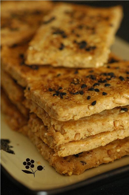 BISCUITS, toujours rustiques, AU GARAM MASALA & SESAME NOIR PASSION