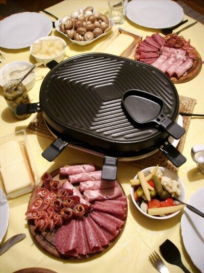 Raclette_with_all_the_trimmings