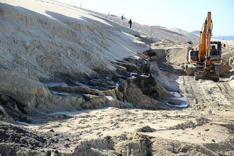 Chantier_de_fouilles_archéologiques_à_la_Dune_du_Pilat,_octobre_2014