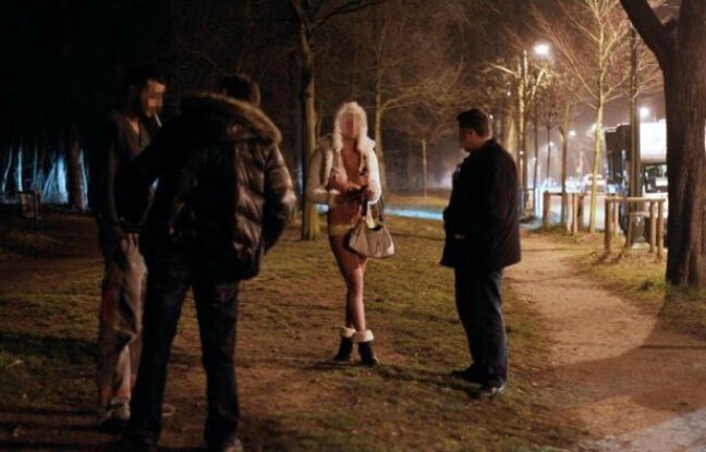 648x415_policiers-parlent-prostituee-bois-boulogne-client-2-mars-2012