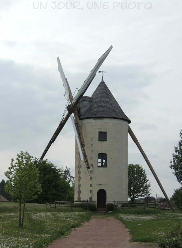 && moulin à vent du gué Ste Marie à Trois Moutiers