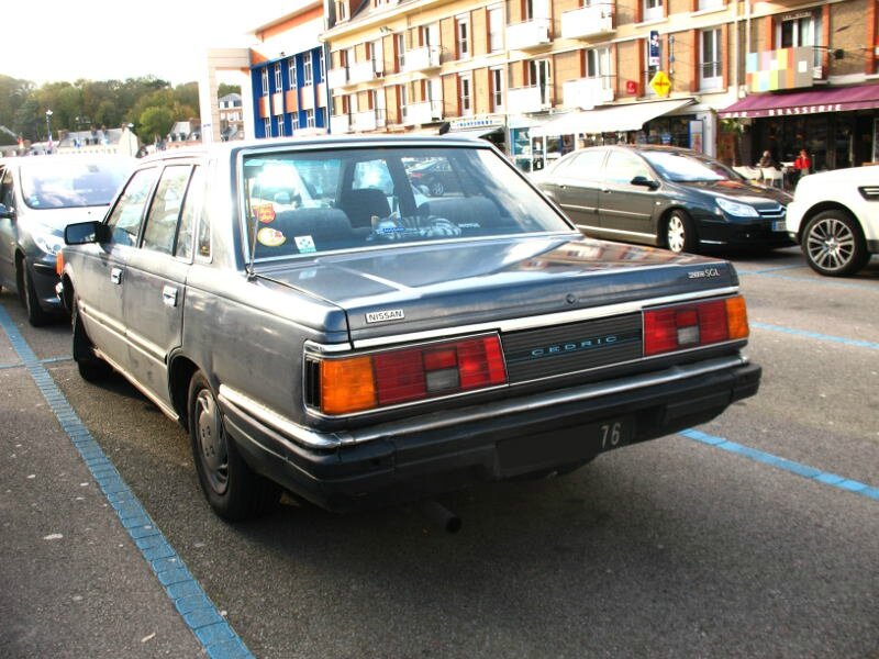 NissanCedric280SGLar1