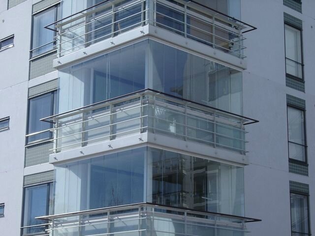 mur-de-verre-entierement-escamotable-pour-balcons-et-terrasses-sans-montants-verticaux-001052945-product_zoom
