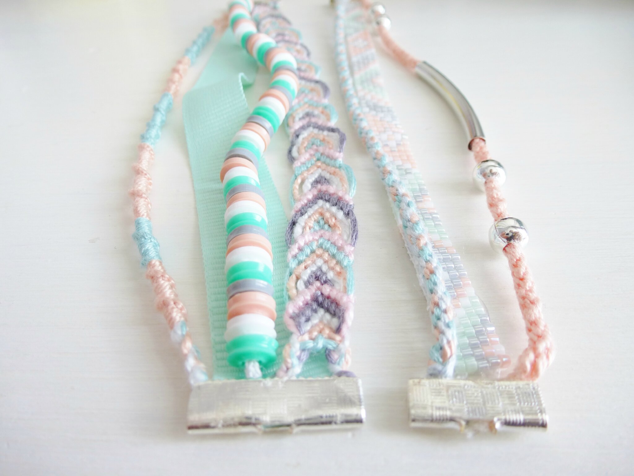 Mon bracelet manchette . aline au pays des mailles.