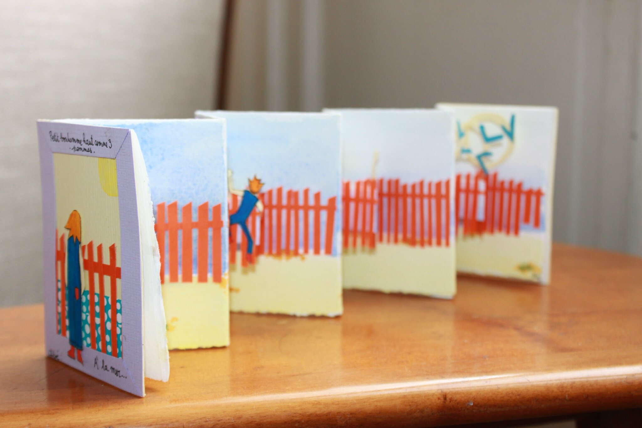 C Est Un Petit Bonhomme Haut Comme Trois Pommes premier livre pop-up : 'Petit bonhomme haut comme 3 pommes à la mer