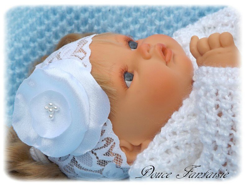 Bandeau en dentelle fleur satin blanc pour bébé baptême - Douce