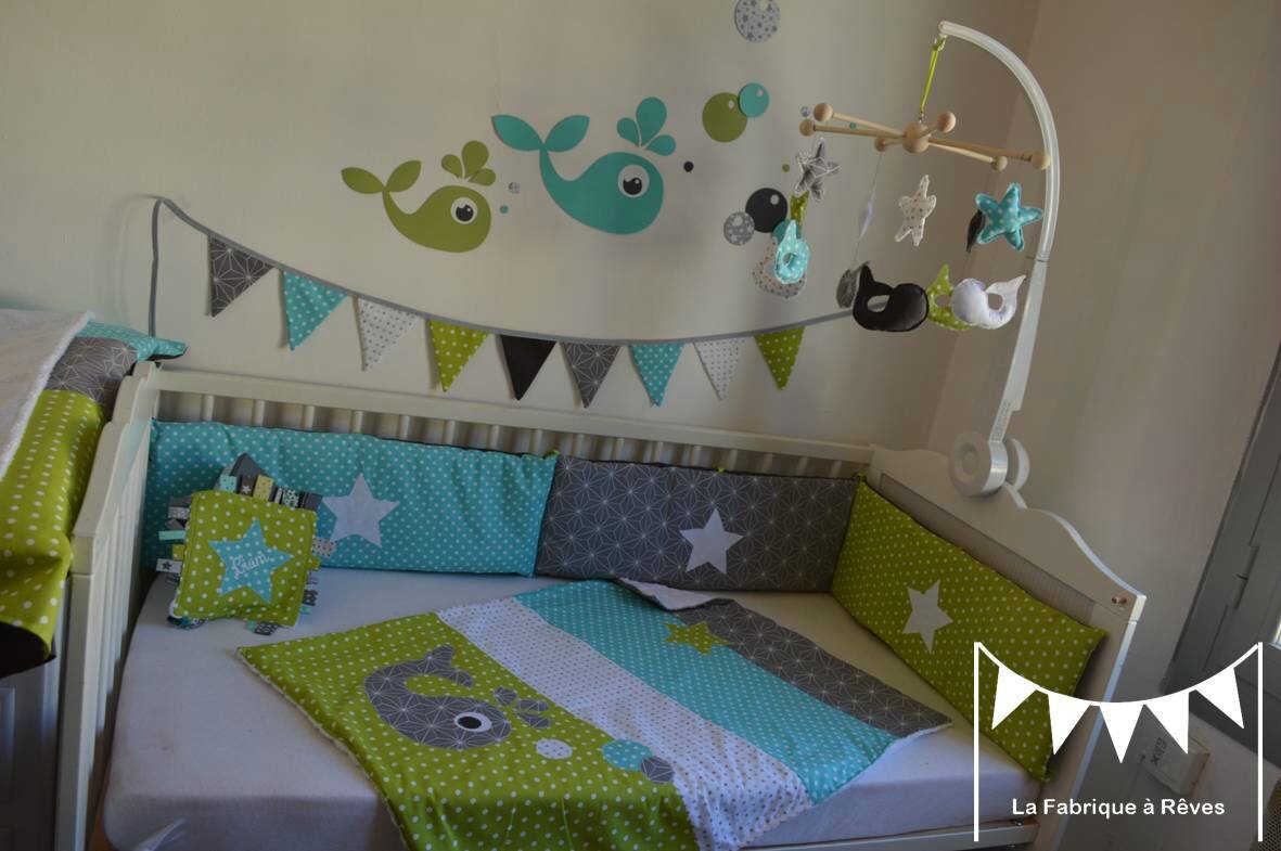 Décoration chambre enfant bébé baleine anis turquoise gris blanc ...