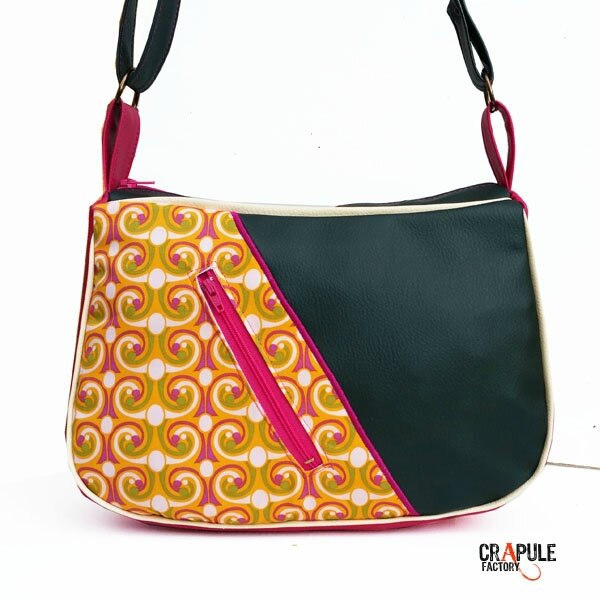 sac-besace-coloc-boheme-decale-original-et-colore-simili-cuir-vert-sapin-beige-rose-poche-zippee-a-l-avant (1)