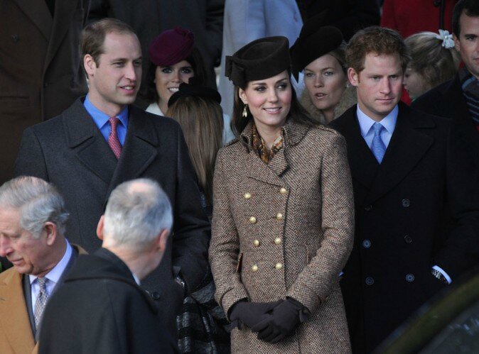 Exclu-Video-La-famille-royale-au-complet-pour-Noel-Kate-Middleton-gatee-!_portrait_w674