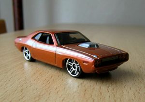 Dodge challenger 1970 -Hotwheels- (2006) 01