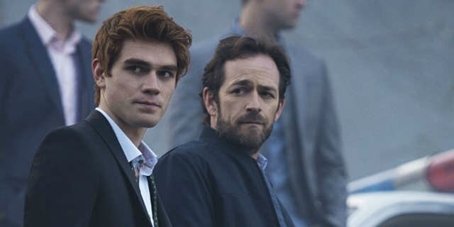riverdale-archieandrews-lukeperry-192288-640x320