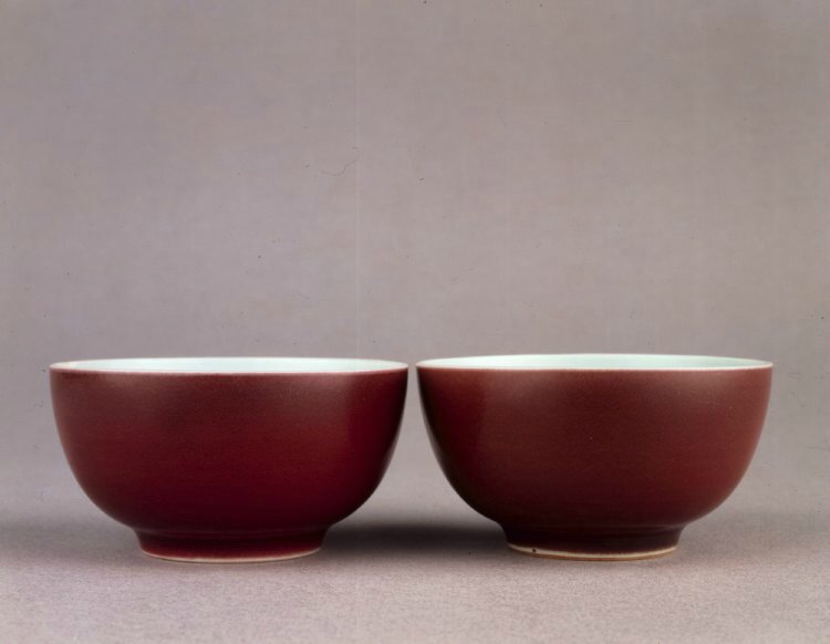 Pair of porcelain tea-bowl with copper-red glaze, Yongzheng mark and period (1723-1765)