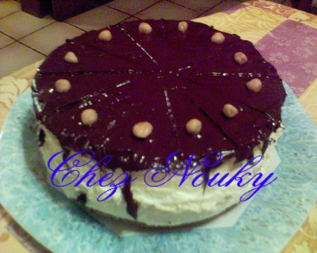 GATEAU HONGROIS AU CHOCOLAT ET AUX NOISETTES , chez nouky