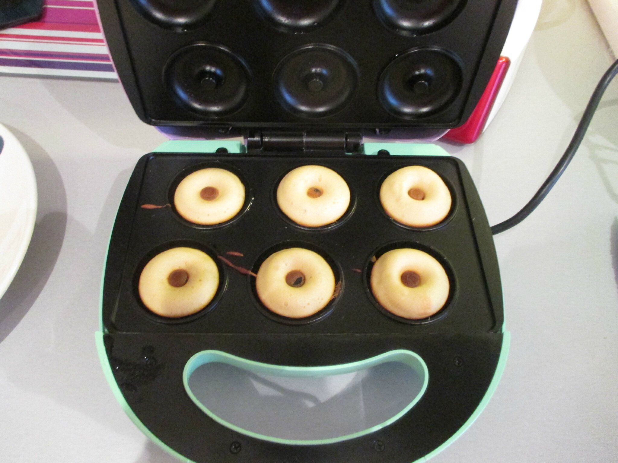 Donuts avec appareil à donuts - Les petites recettes de Chimène et