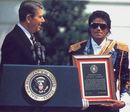 Un jour dans la vie de Michael Jackson - Page 2 86557095