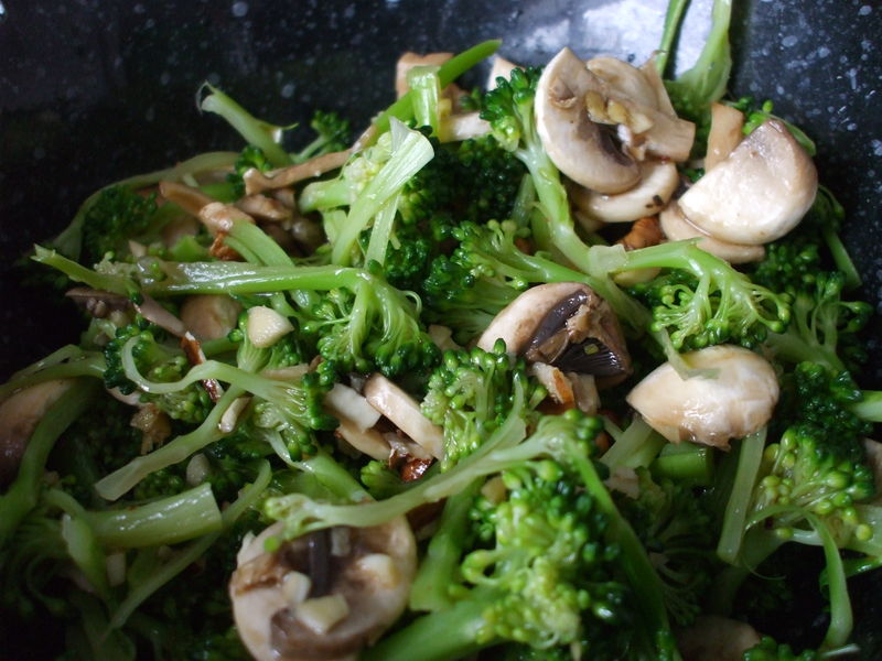 Salade fraîche de nouilles & broccolini Recette