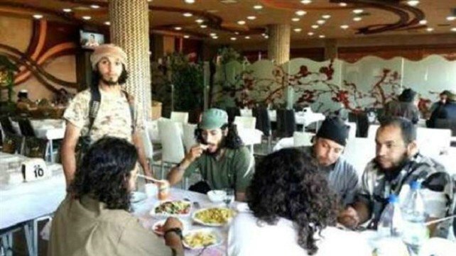 Eradiquer DAESH ... - Page 14 105317879