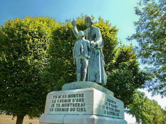 monument de la rencontre ars