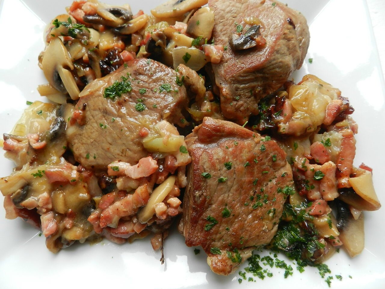 Sauté De Veau Au Cidre Et Champignons sauté de veau à l'ancienne - c'est pas d'la tarte