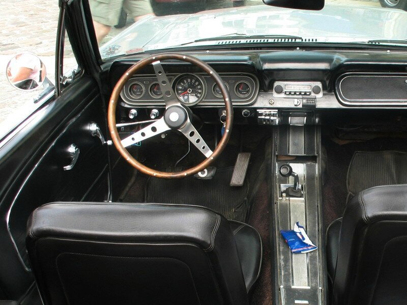 FordMustangcab1965int