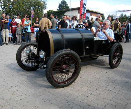 Bugatti_T13_Brescia_sport_de_1923_01