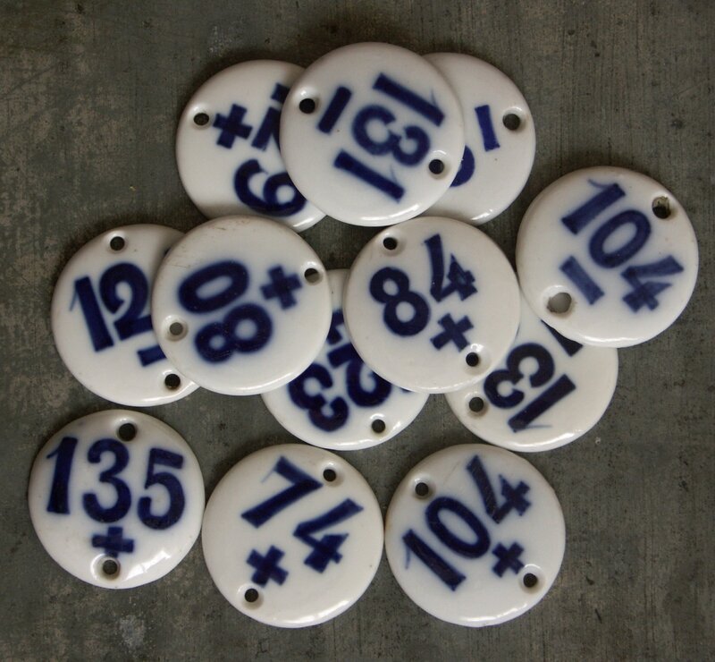 3013-11 Plaques porcelaines